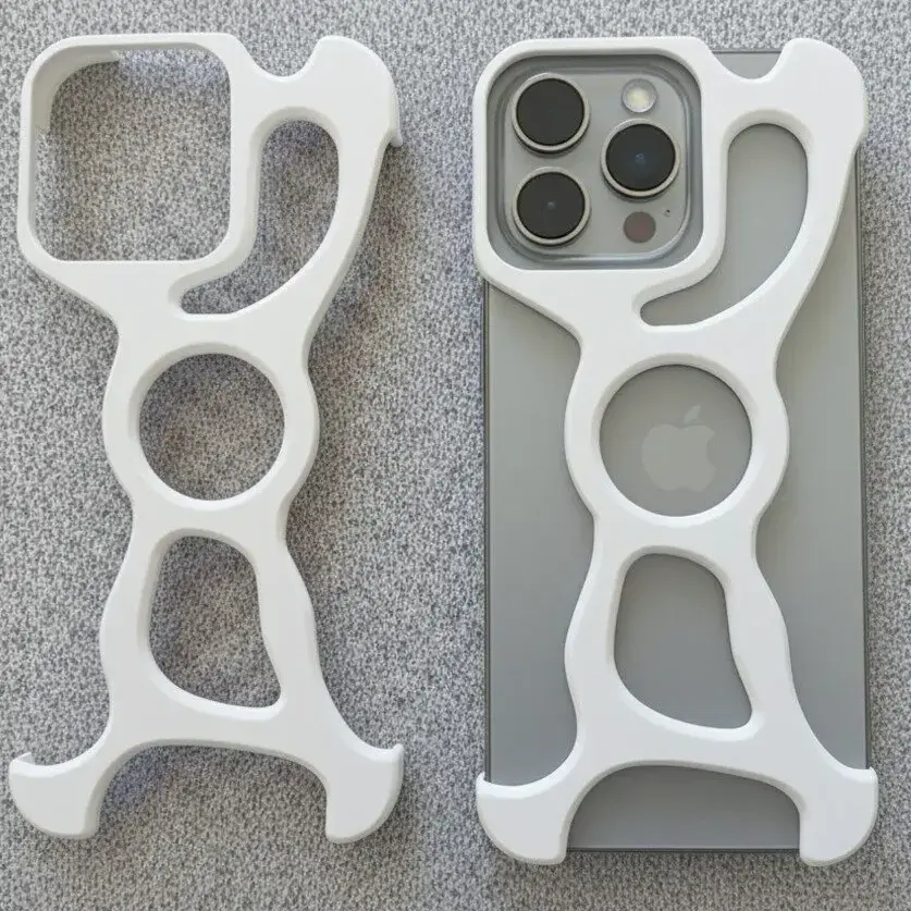 Iphone 16 Pro Max Koruyucu Çerçeve Beyaz