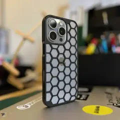 Iphone 16 Pro Delikli Telefon Kılıfı Siyah