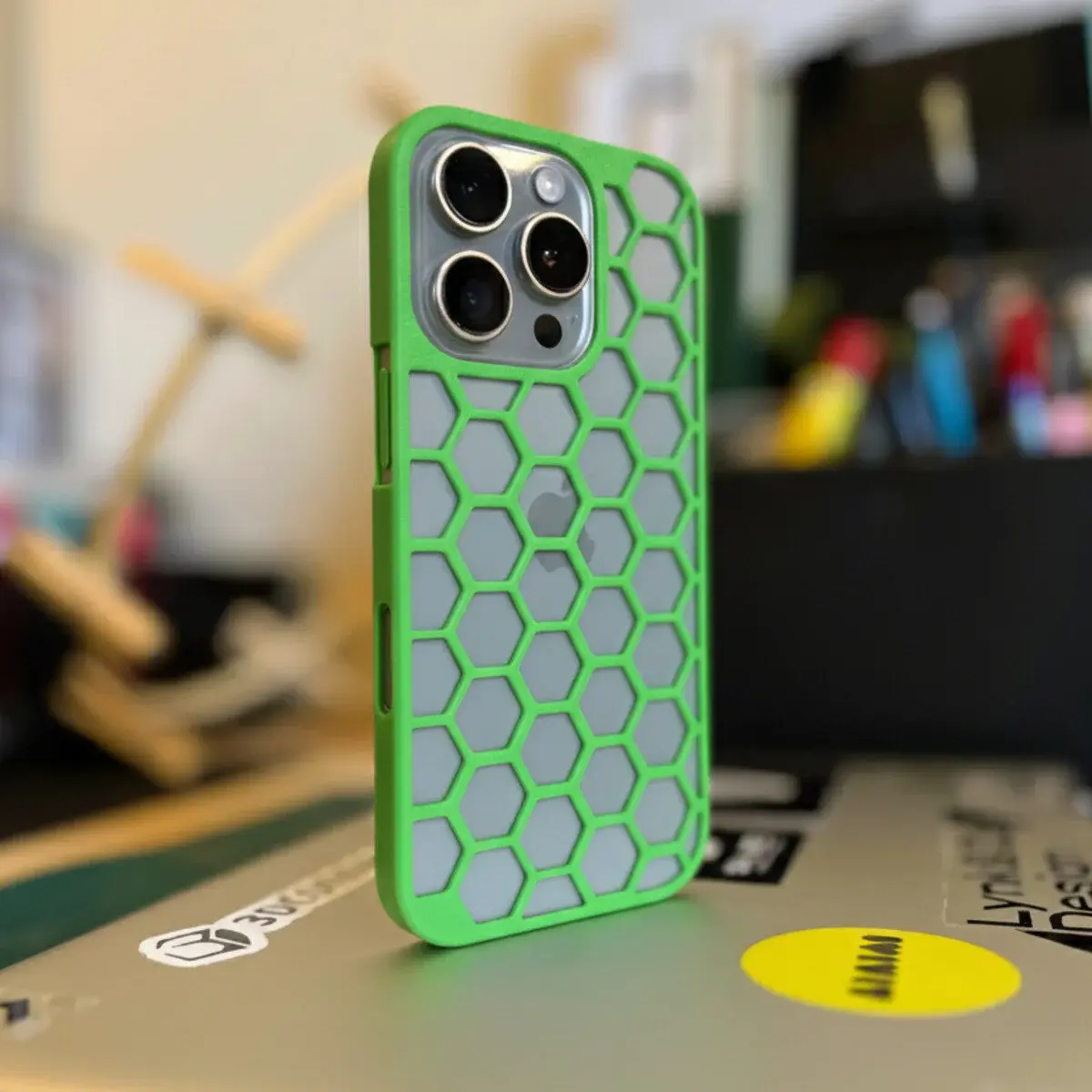 Iphone 16 Pro Delikli Telefon Kılıfı Su Yeşili