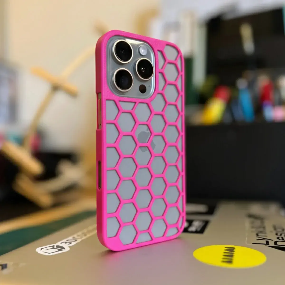 Iphone 16 Pro Delikli Telefon Kılıfı Pembe