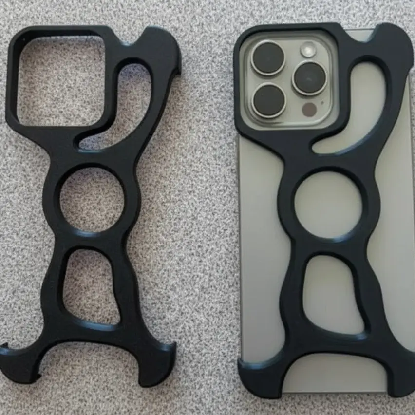 Iphone 16 Pro Max Koruyucu Çerçeve Siyah